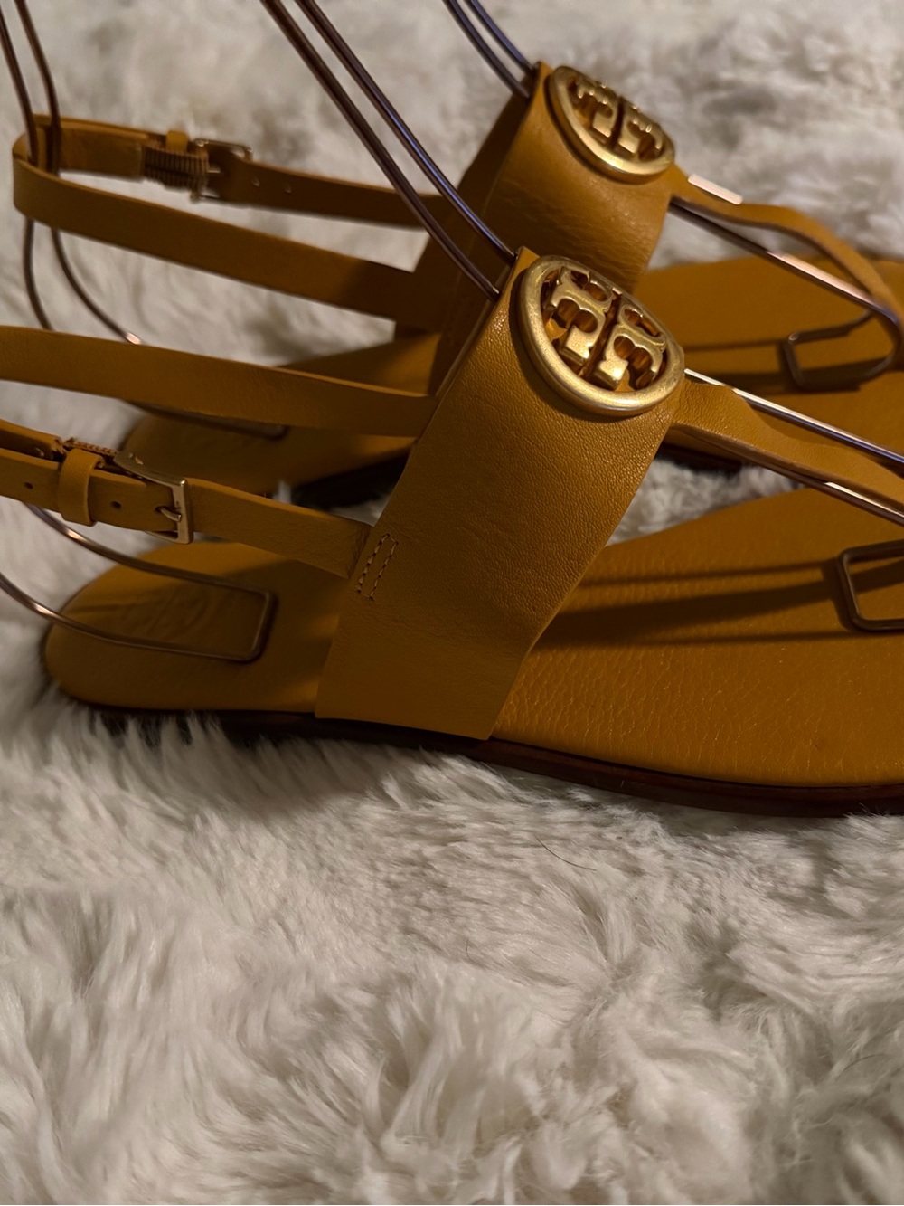 Tory Burch Mustard Leather Logo Thong Sandals - Picture 8 of 9